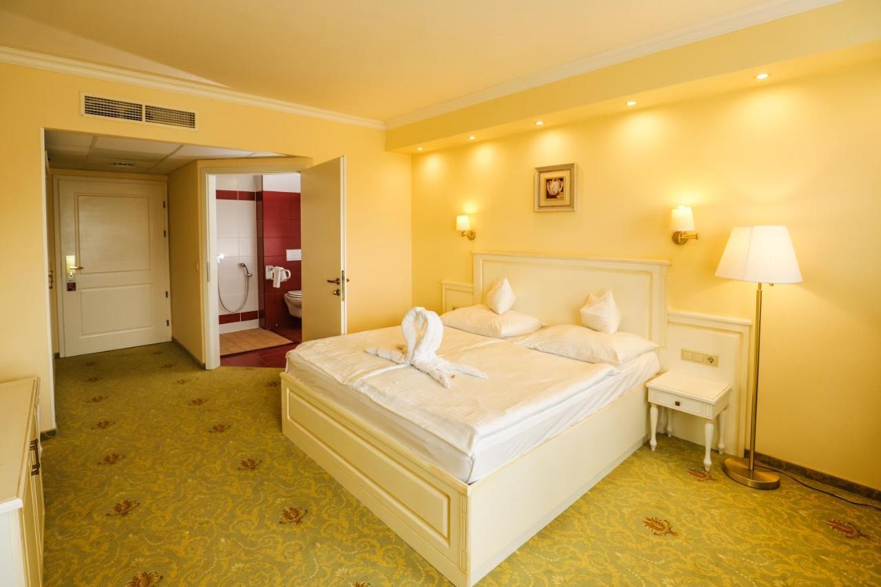 Calimbra Wellness Hotel Superior ミシュコルツ エクステリア 写真