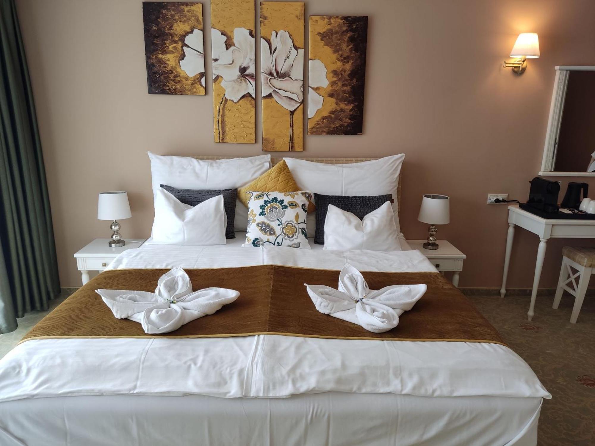 Calimbra Wellness Hotel Superior ミシュコルツ エクステリア 写真