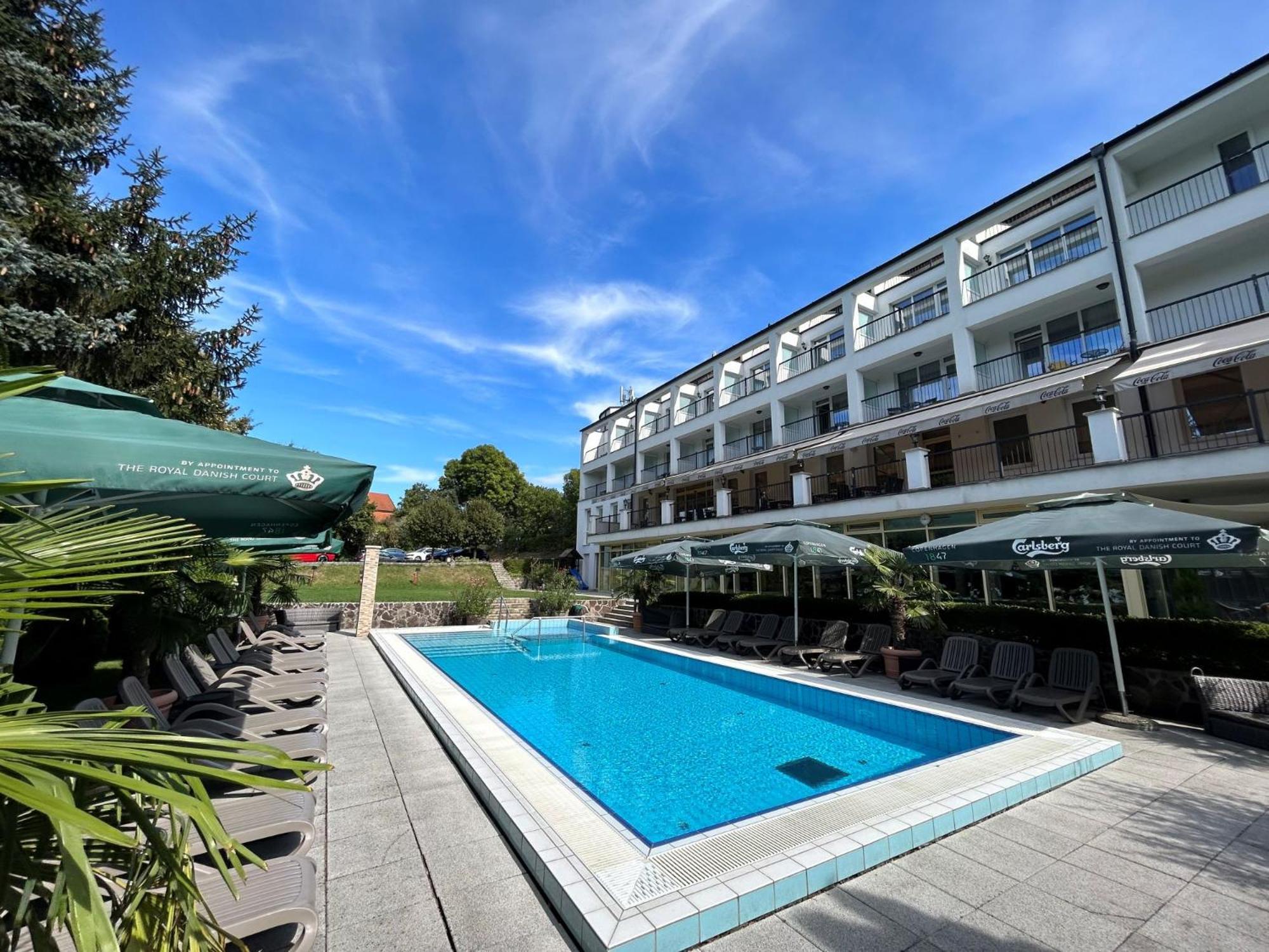 Calimbra Wellness Hotel Superior ミシュコルツ エクステリア 写真
