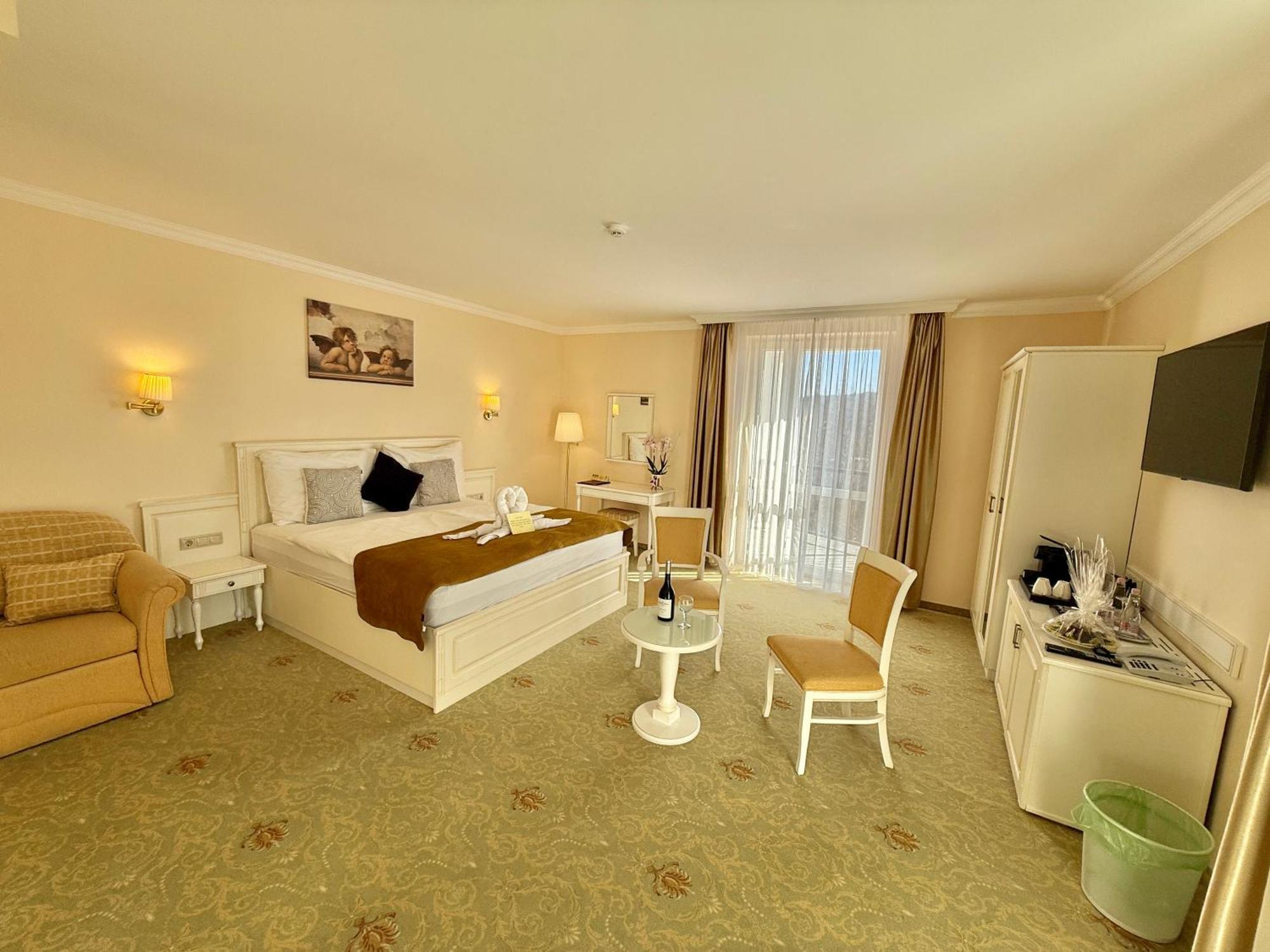 Calimbra Wellness Hotel Superior ミシュコルツ エクステリア 写真