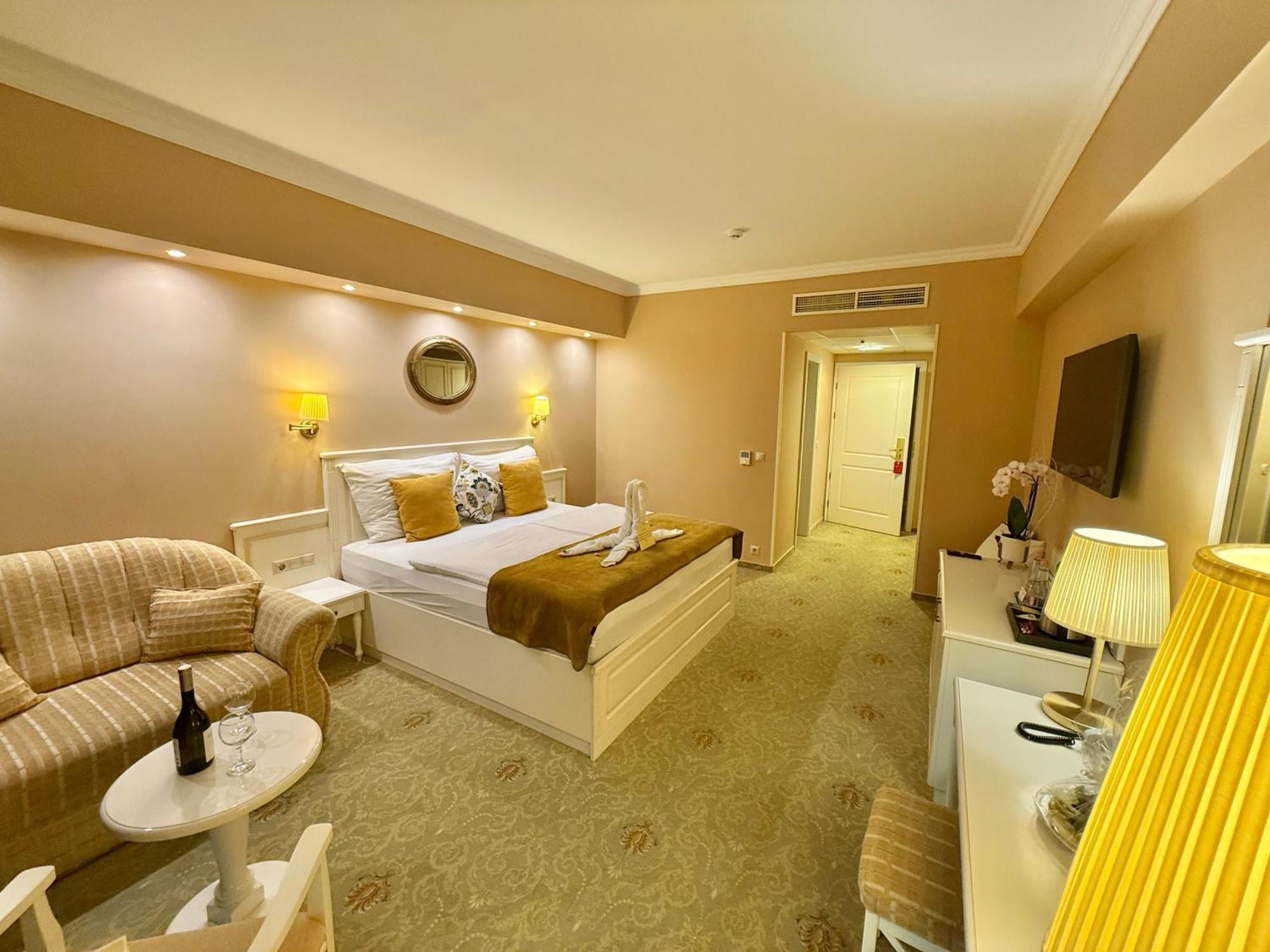Calimbra Wellness Hotel Superior ミシュコルツ エクステリア 写真