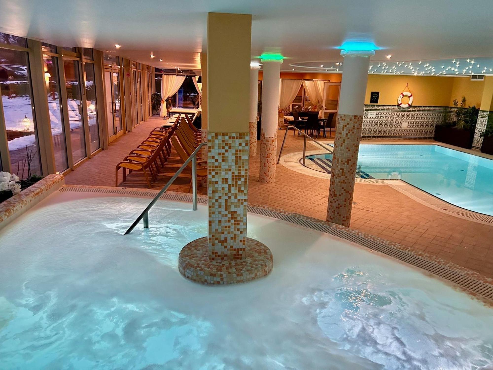 Calimbra Wellness Hotel Superior ミシュコルツ エクステリア 写真