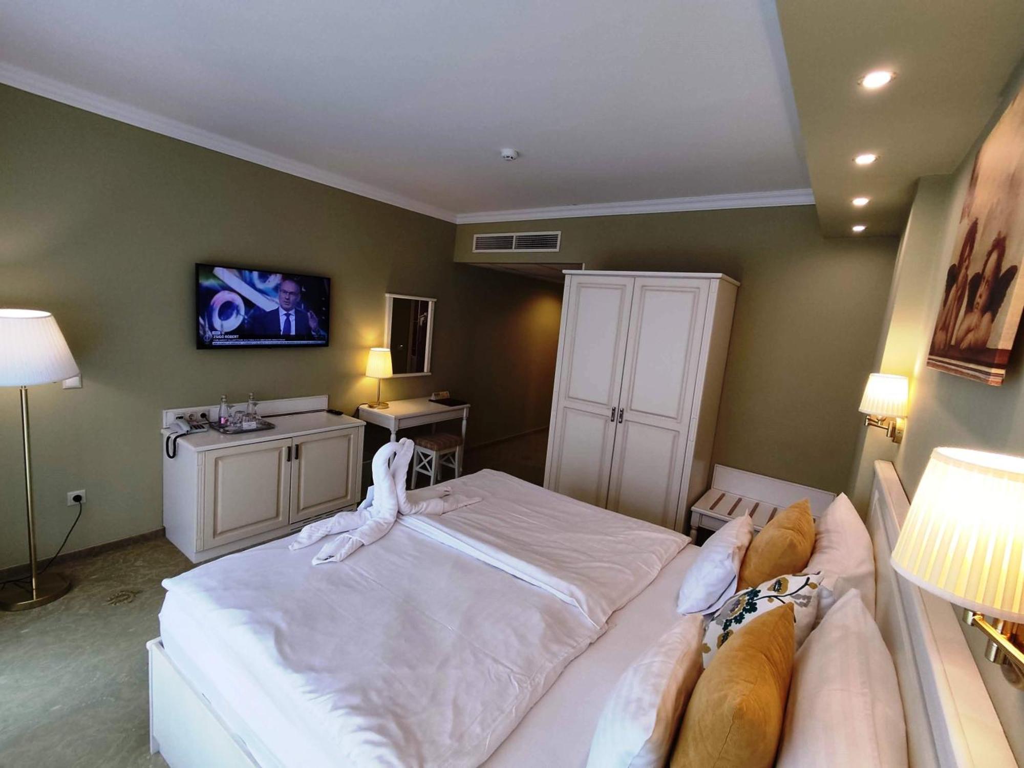 Calimbra Wellness Hotel Superior ミシュコルツ エクステリア 写真