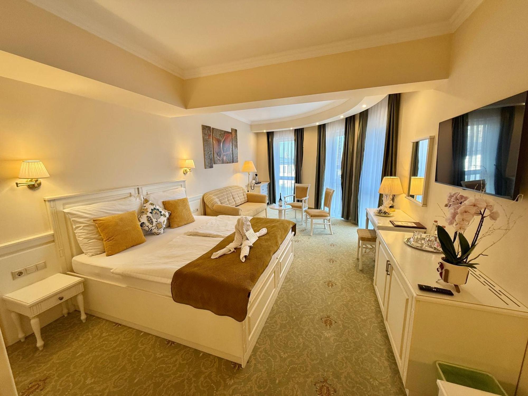 Calimbra Wellness Hotel Superior ミシュコルツ エクステリア 写真