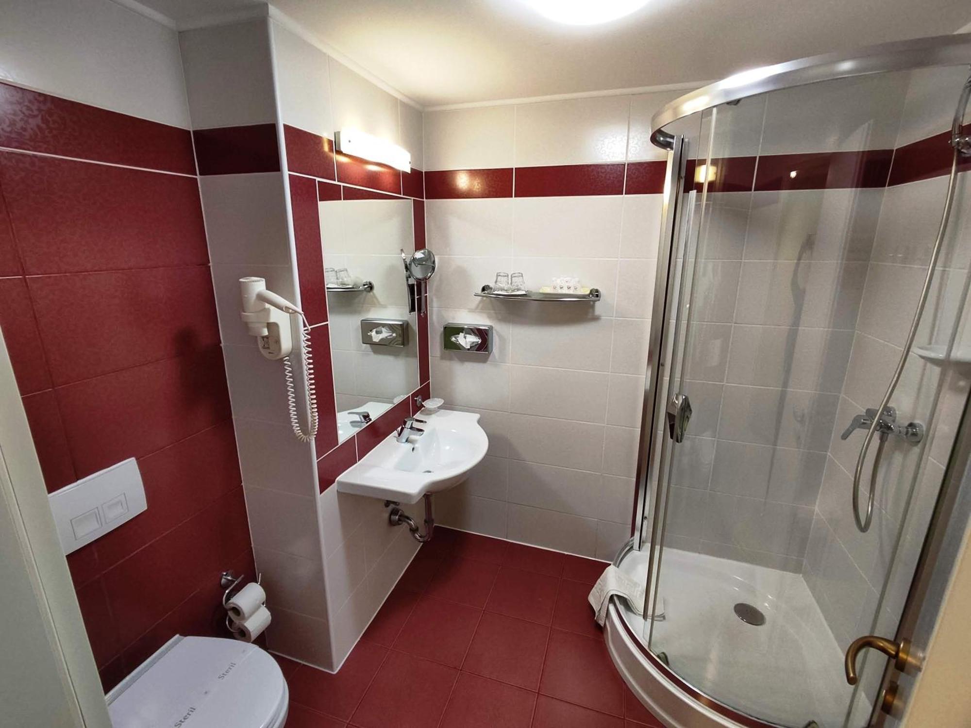 Calimbra Wellness Hotel Superior ミシュコルツ エクステリア 写真