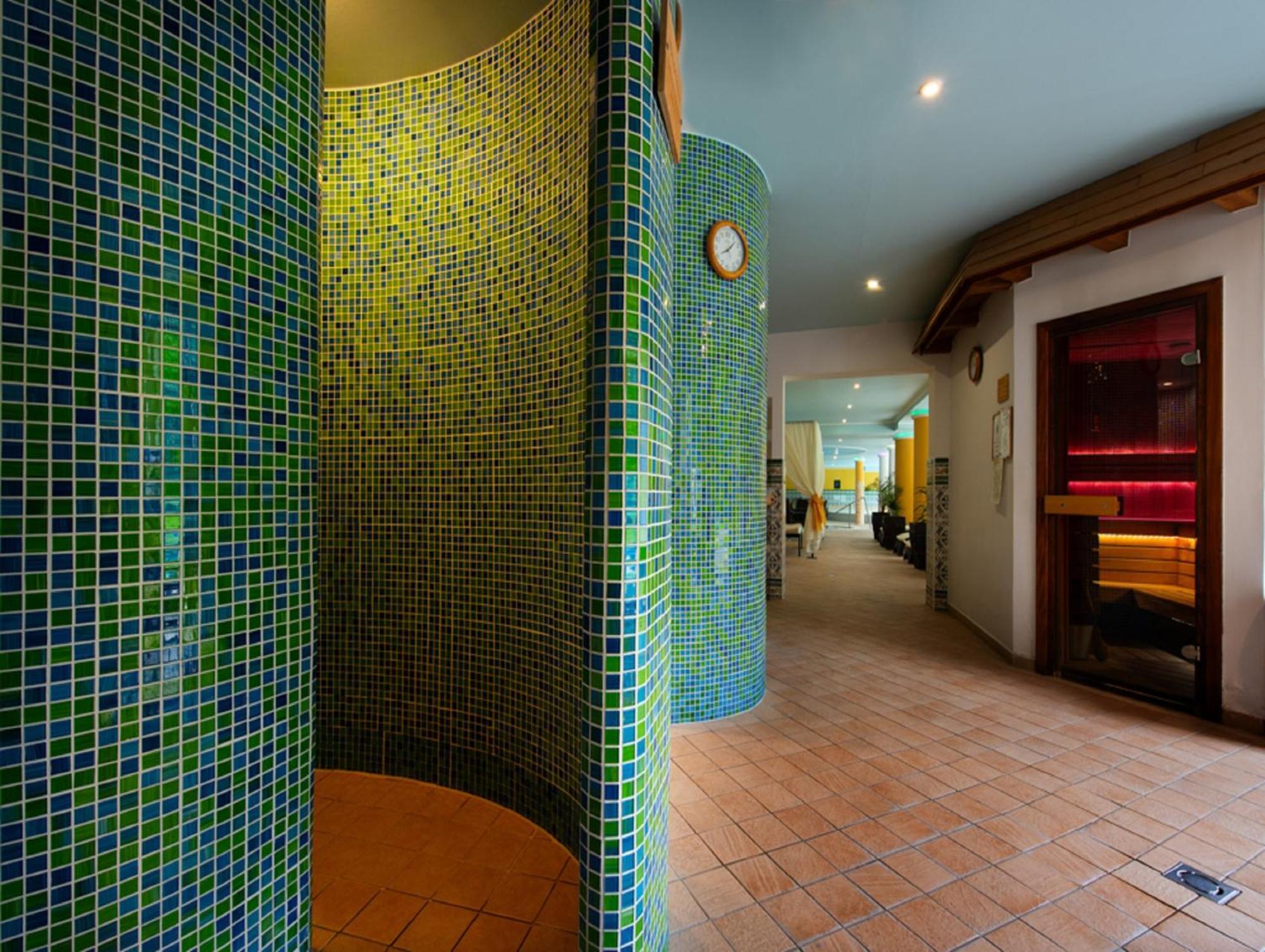 Calimbra Wellness Hotel Superior ミシュコルツ エクステリア 写真