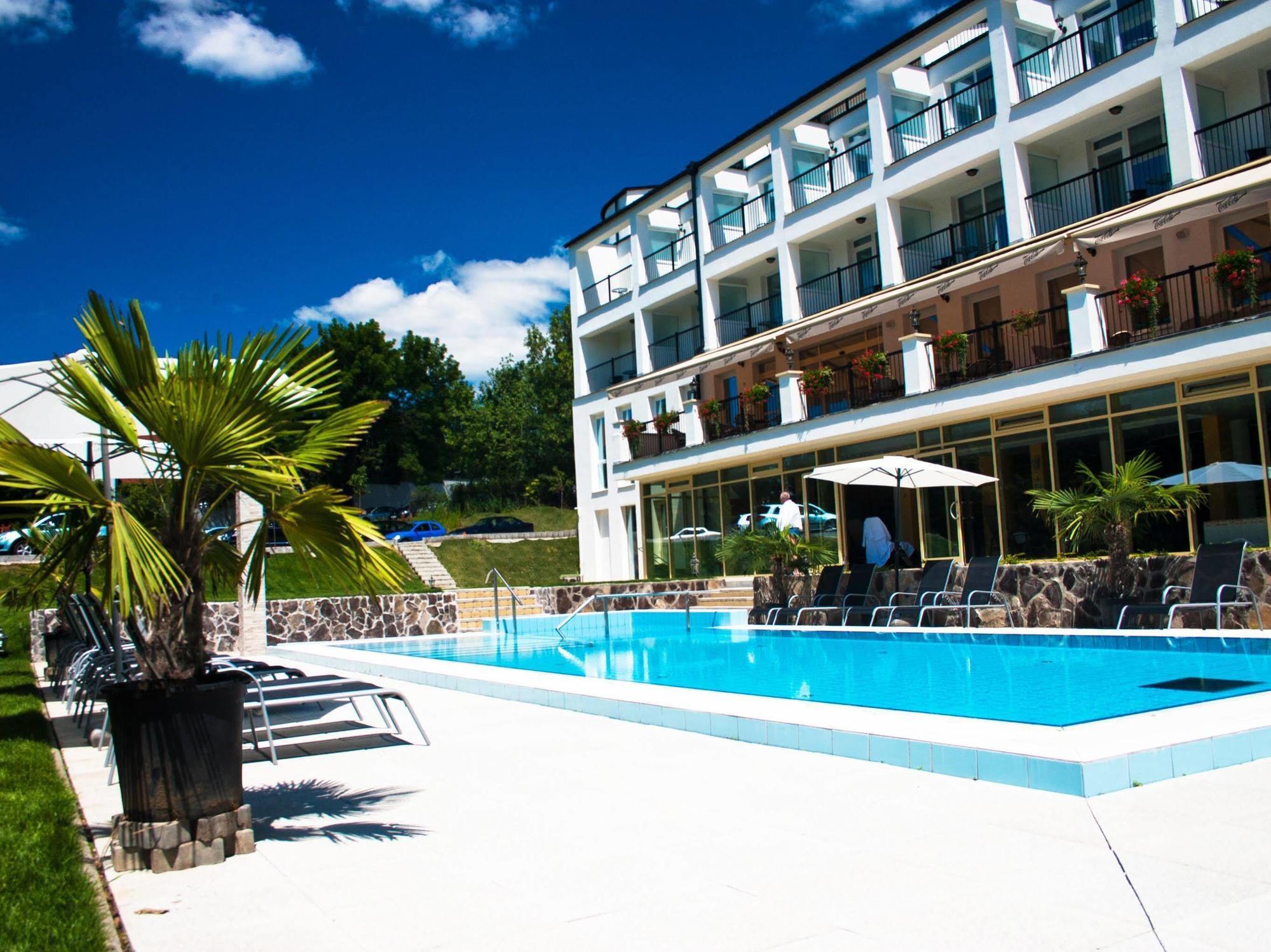 Calimbra Wellness Hotel Superior ミシュコルツ エクステリア 写真